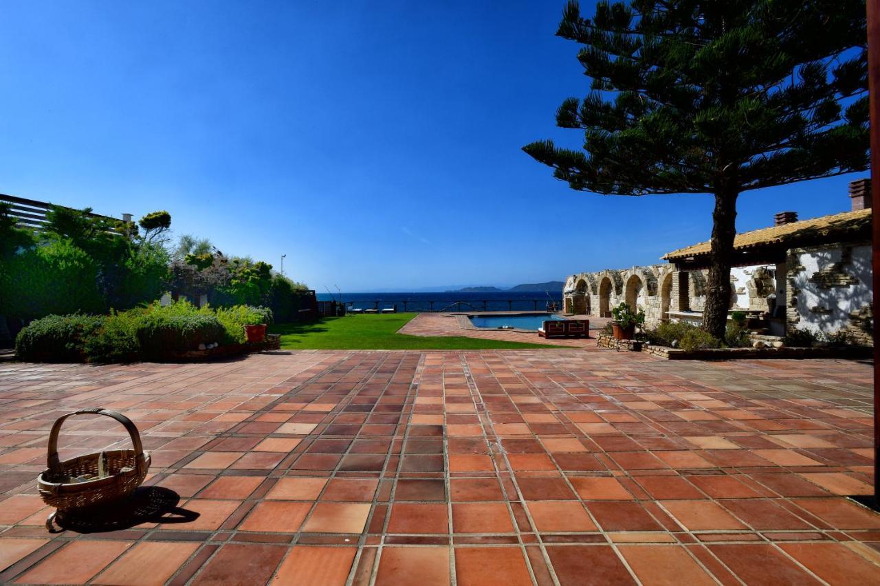 Luxurious Villa By The Sea Posidhonia  Bagian luar foto